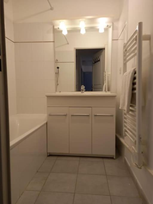 Appartement 8 Personnes En Face Des Remparts Climatise Avec Terrasse Et Parking *